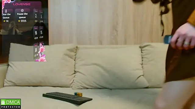 EmilieLong online show from November 2025 02:42:02 PM