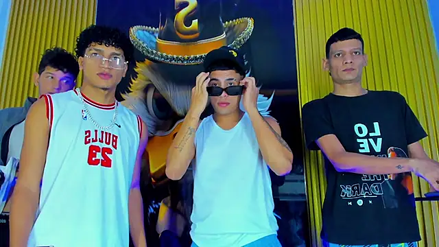 Erotick Men online show from November 2025 04:33:02 AM