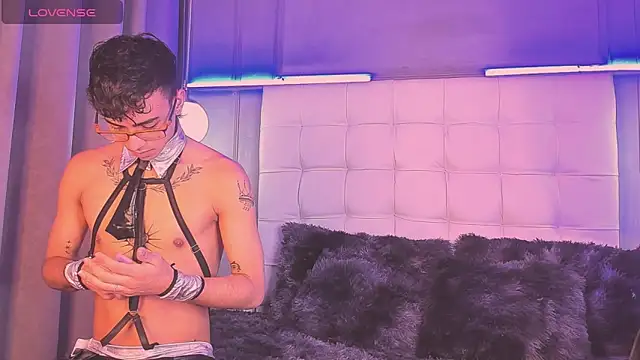 Smile KAI 16 online show from November 2025 05:19:02 AM