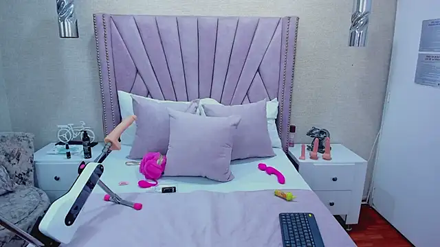 ViolettFrosst online show from November 2025 06:07:01 PM