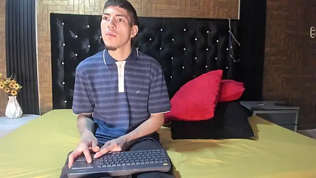 yeikoox online show from November 2025 03:20:02 AM