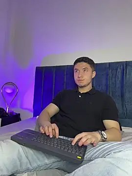 Ethan-Connor online show from November 2025 08:30:01 PM