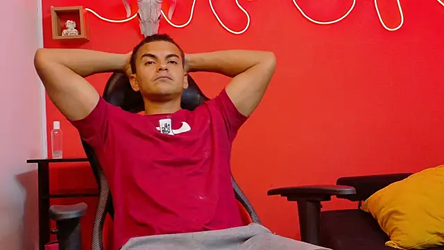 Niko Hala online show from November 2025 07:05:02 PM