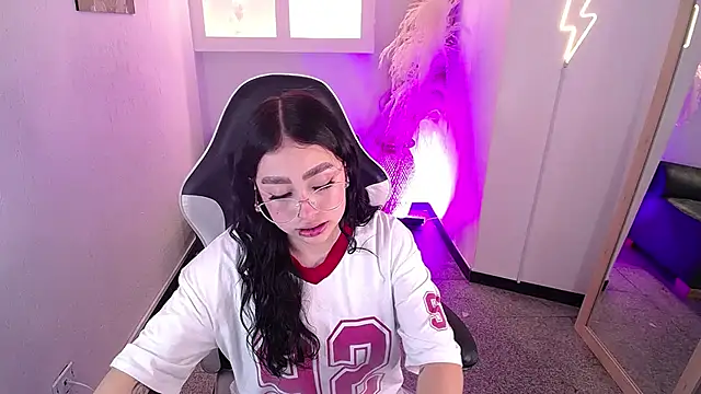 vallolett online show from February 2026 07:53:01 PM