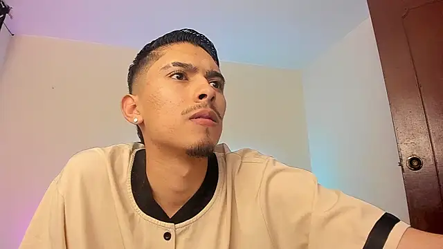 Snapshot of stanandrose_ chatting on June 2026 03:17:01 AM stanandrose online show from June 2026 03:17:01 AM
