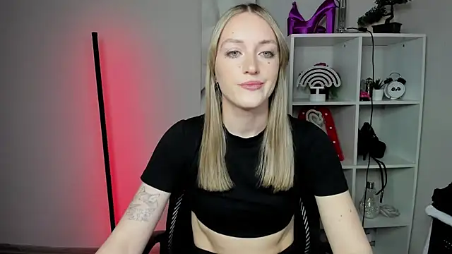 EvelynBlond online show from March 2026 07:15:01 AM