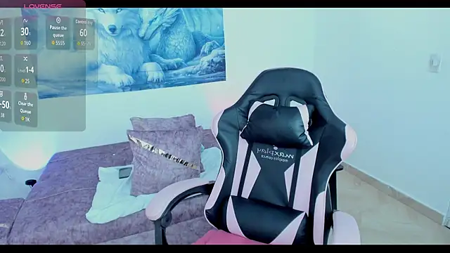 Mia King  online show from December 2025 06:49:01 PM