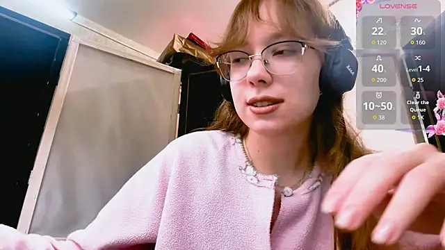 LouettaTornese online show from November 2025 08:17:02 AM