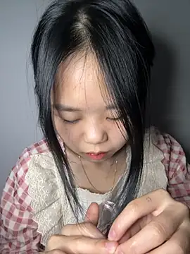 Kiee-lee online show from December 2025 01:31:02 PM