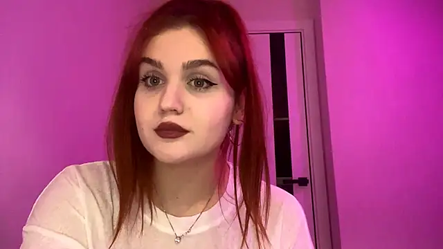 Red Ava online show from November 2025 06:41:02 PM