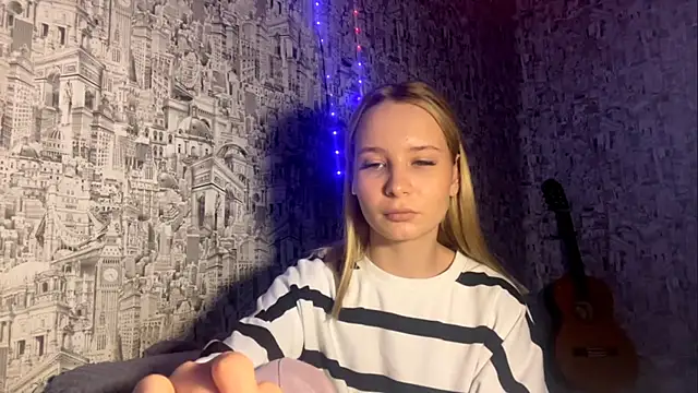 SophieLorein online show from November 2025 10:27:01 AM