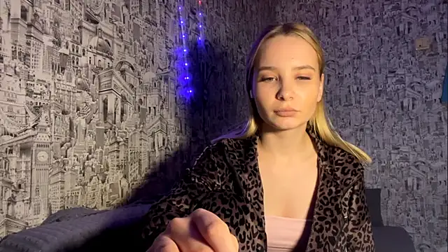 SophieLorein online show from November 2025 10:06:01 AM