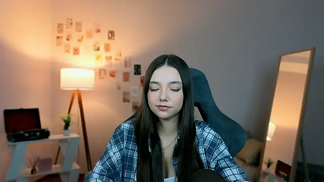 Vexorine online show from April 2026 07:17:02 PM