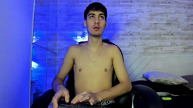 Emir Ozan  online show from December 2025 11:26:02 AM