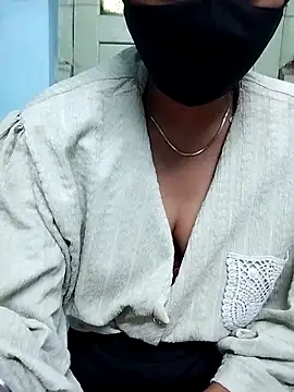 Miss tinaaa online show from November 2025 10:38:02 AM