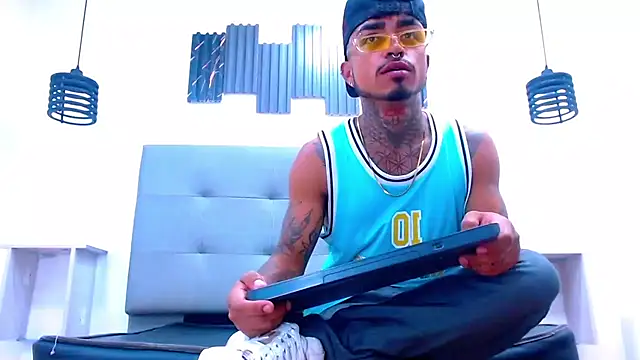 Hot Latino x online show from January 2026 12:18:01 PM