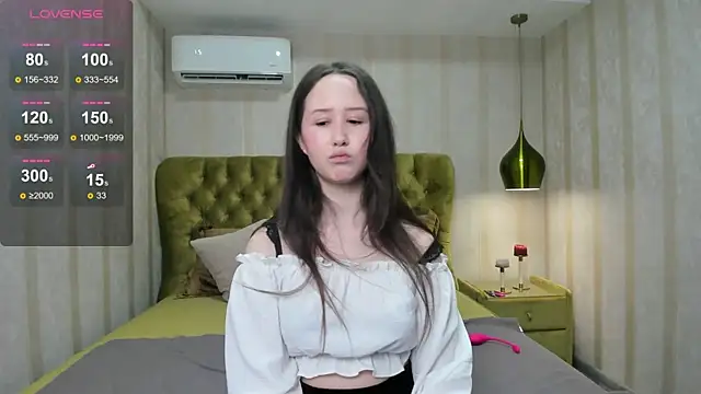 MonicaSway online show from November 2025 03:25:01 PM