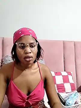 Snapshot of Cherrydollx chatting on May 2026 07:16:01 AM Cherrydollx online show from May 2026 07:16:01 AM
