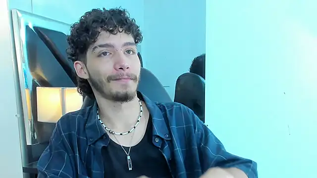 JojoBraando online show from November 2025 10:44:02 PM