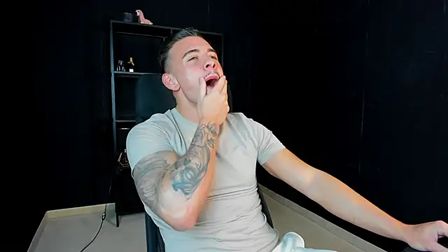 ElijahThorne online show from April 2026 06:42:02 AM