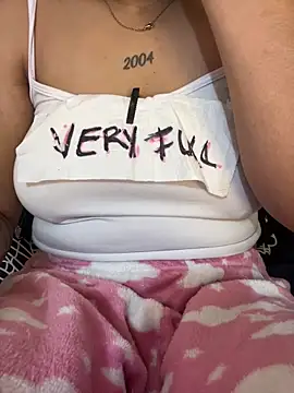 Snapshot of Brunette_Dirty_0limits chatting on February 2026 08:15:01 PM Brunette Dirty 0limits online show from February 2026 08:15:01 PM