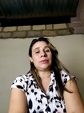 MIA-LARIOS online show from December 2025 03:26:02 AM