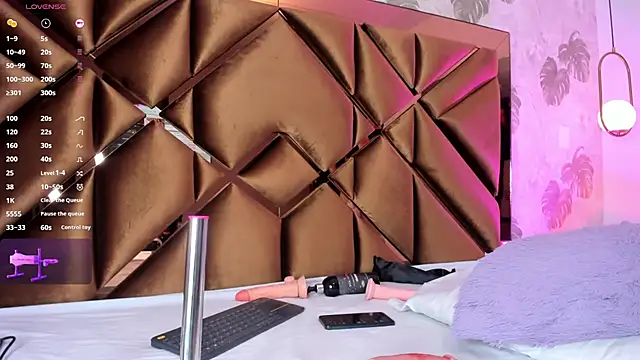 Alexa-Lynx online show from April 2026 05:36:02 AM