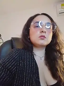 Roxxie saenz   online show from November 2025 11:02:02 AM