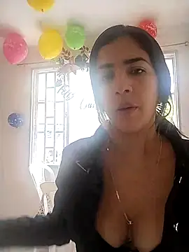 Monitaxhot online show from December 2025 06:26:02 PM