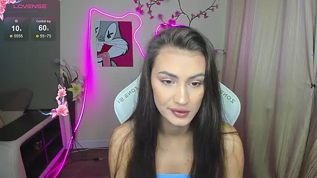 Snapshot of AdeleLuu chatting on November 2025 01:20:02 AM AdeleLuu online show from November 2025 01:20:02 AM