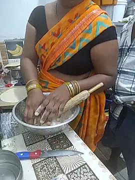 Desicouple1706 online show from December 2025 02:24:02 PM