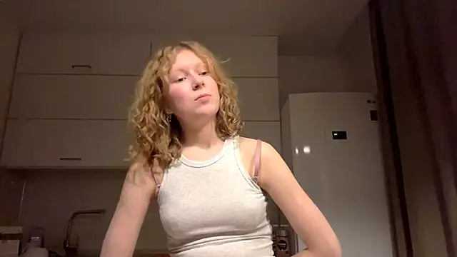 ElfriedaZwack online show from December 2025 04:38:01 PM