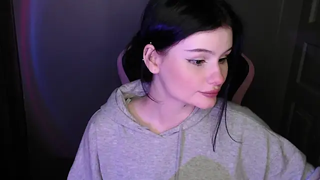 Snapshot of Moon_raven chatting on February 2026 01:06:02 AM Moon raven online show from February 2026 01:06:02 AM