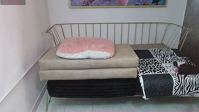 Roxanne vale online show from February 2026 08:21:01 PM