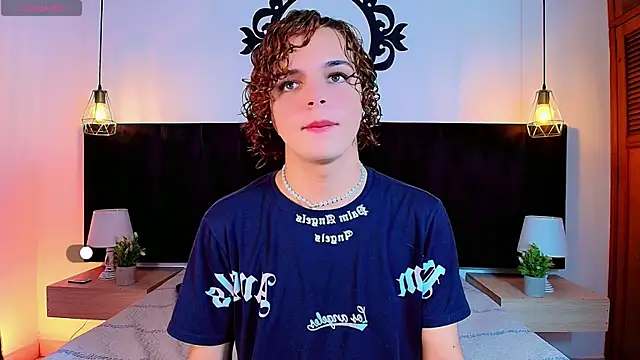 Snapshot of Skyee_angel chatting on May 2026 07:10:01 PM Skyee angel online show from May 2026 07:10:01 PM