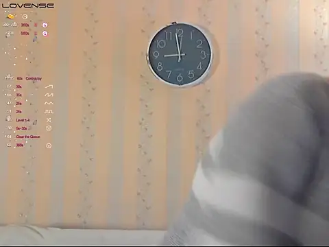 LustfulSarah online show from September 2025 06:01:02 PM