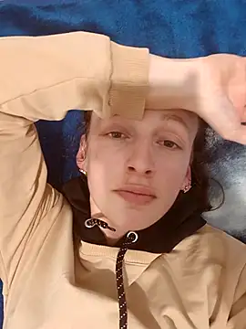 AlisKiv online show from November 2025 08:33:02 PM