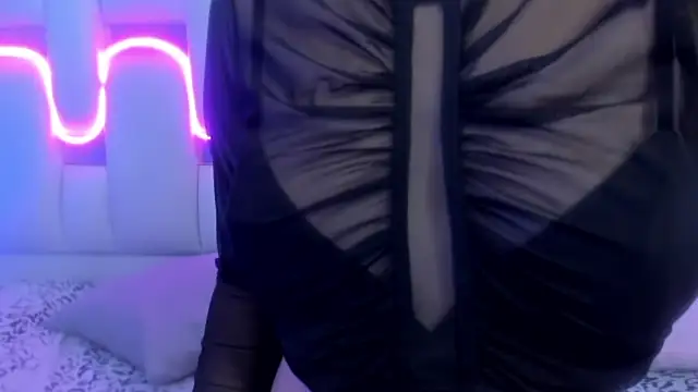 mask red girl online show from February 2026 12:54:02 PM