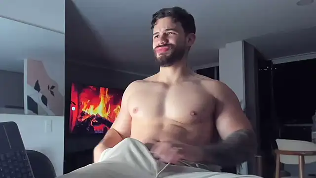 Valenthino Salvatore online show from April 2026 03:34:01 AM