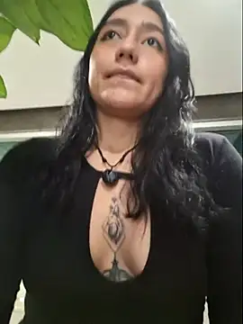 Snapshot of Eveeelyn25 chatting on May 2026 12:37:01 AM Eveeelyn25 online show from May 2026 12:37:01 AM
