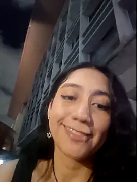 Snapshot of Eveeelyn25 chatting on June 2026 01:17:02 AM Eveeelyn25 online show from June 2026 01:17:02 AM