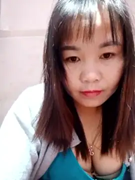 One-two22 online show from December 2025 10:59:02 PM