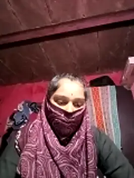 Qxsoni online show from November 2025 02:17:02 PM