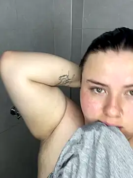 Kitty Bms  online show from December 2025 06:59:02 PM