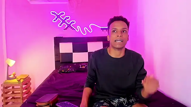 Black Guys Pervert  online show from November 2025 11:35:01 AM