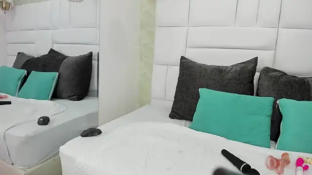 thalia nichols online show from January 2026 07:59:02 PM