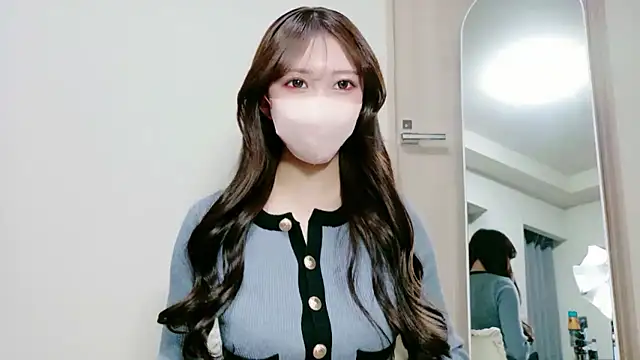 Snapshot of alicechan_v chatting on May 2026 03:50:01 PM alicechan v online show from May 2026 03:50:01 PM