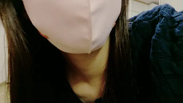 Snapshot of alicechan_v chatting on July 2026 11:37:02 AM alicechan v online show from July 2026 11:37:02 AM