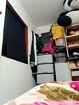 Alice-pink online show from January 2026 01:27:02 PM