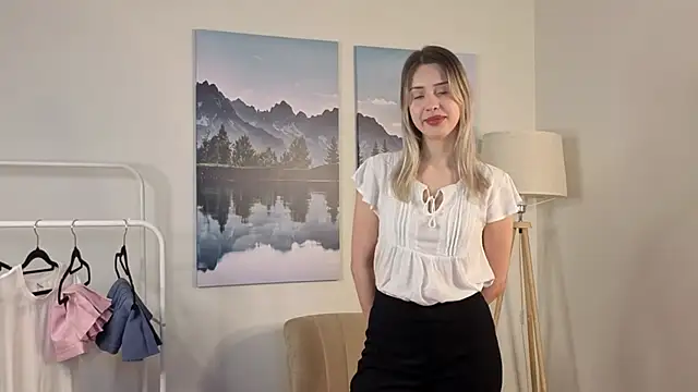 ElaneHamper online show from November 2025 07:41:02 AM